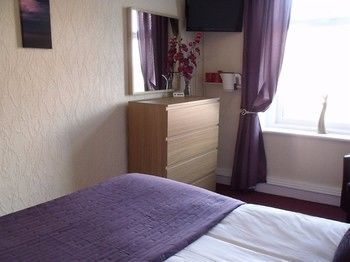 Benson - Small Families & Couples Only 3* Blackpool