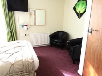 Benson - Small Families & Couples Only 3* Blackpool