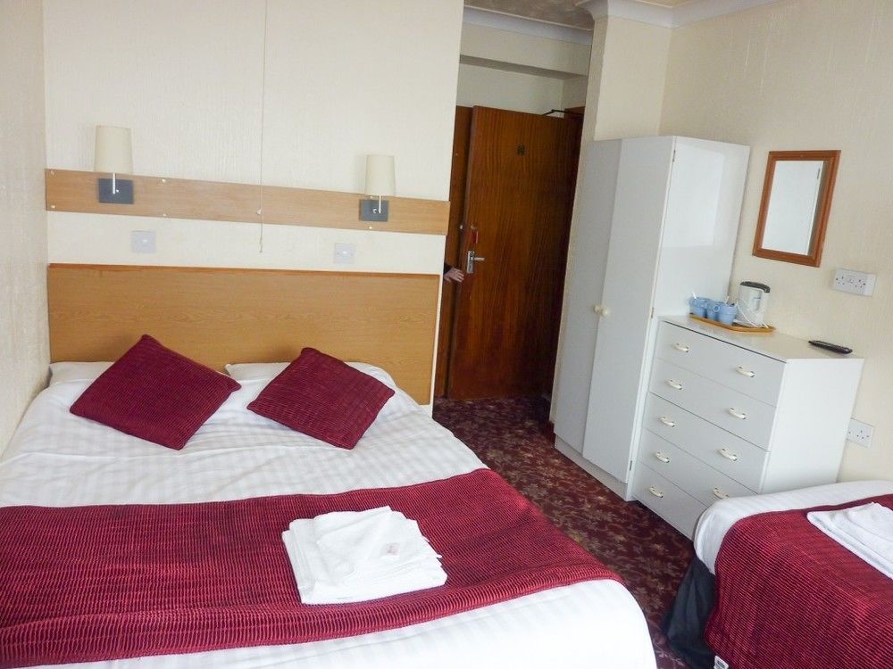 Blue Waves Hotel 2* Blackpool