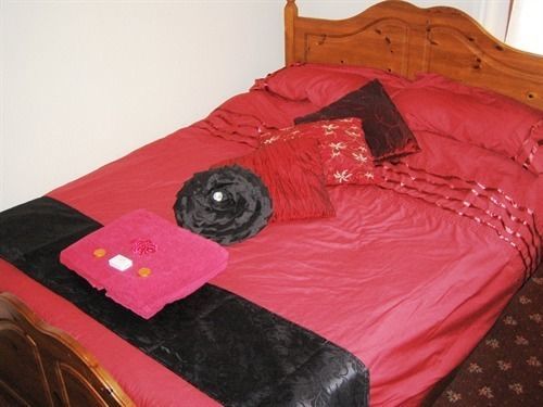 The Castleton 3*