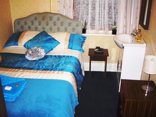 The Castleton Bed & Breakfast Blackpool