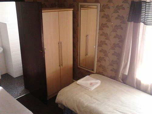 Oakwell Hotel