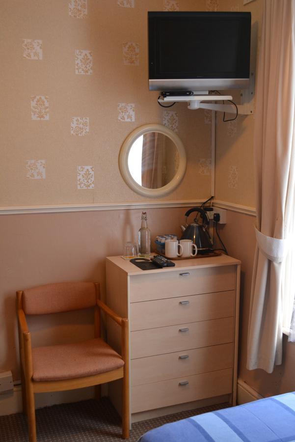Holm Lea Hotel 3*