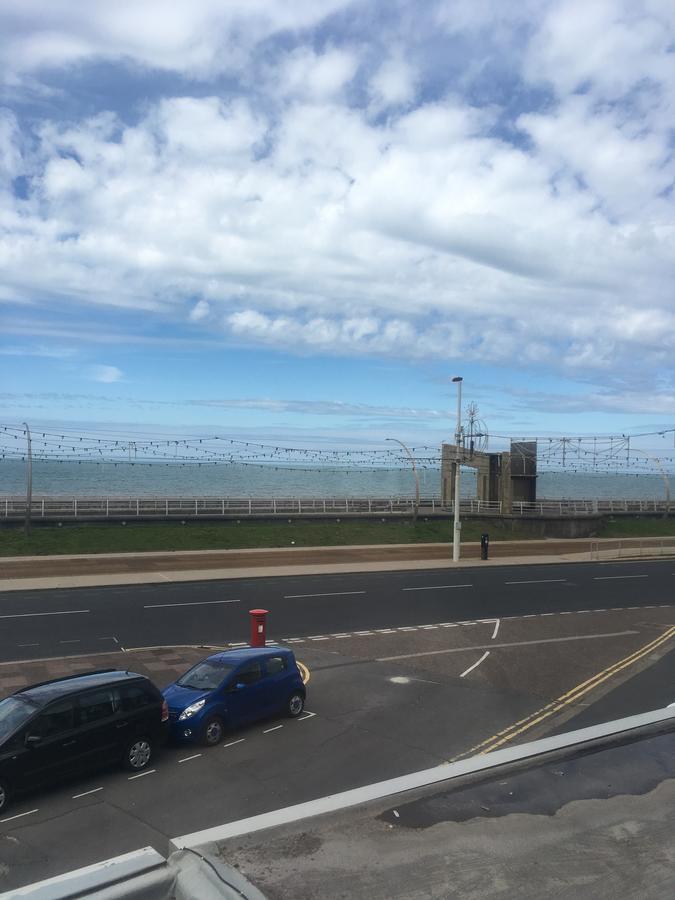 Kingsbury 3* Blackpool