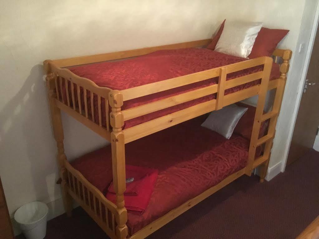 Benson - Small Families & Couples Only 3*