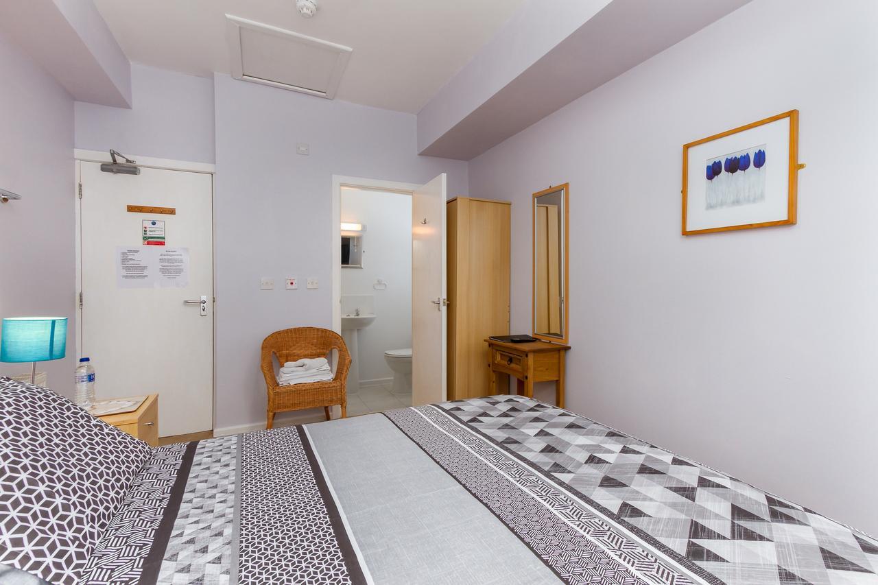 Le Papillon Guest house Blackpool