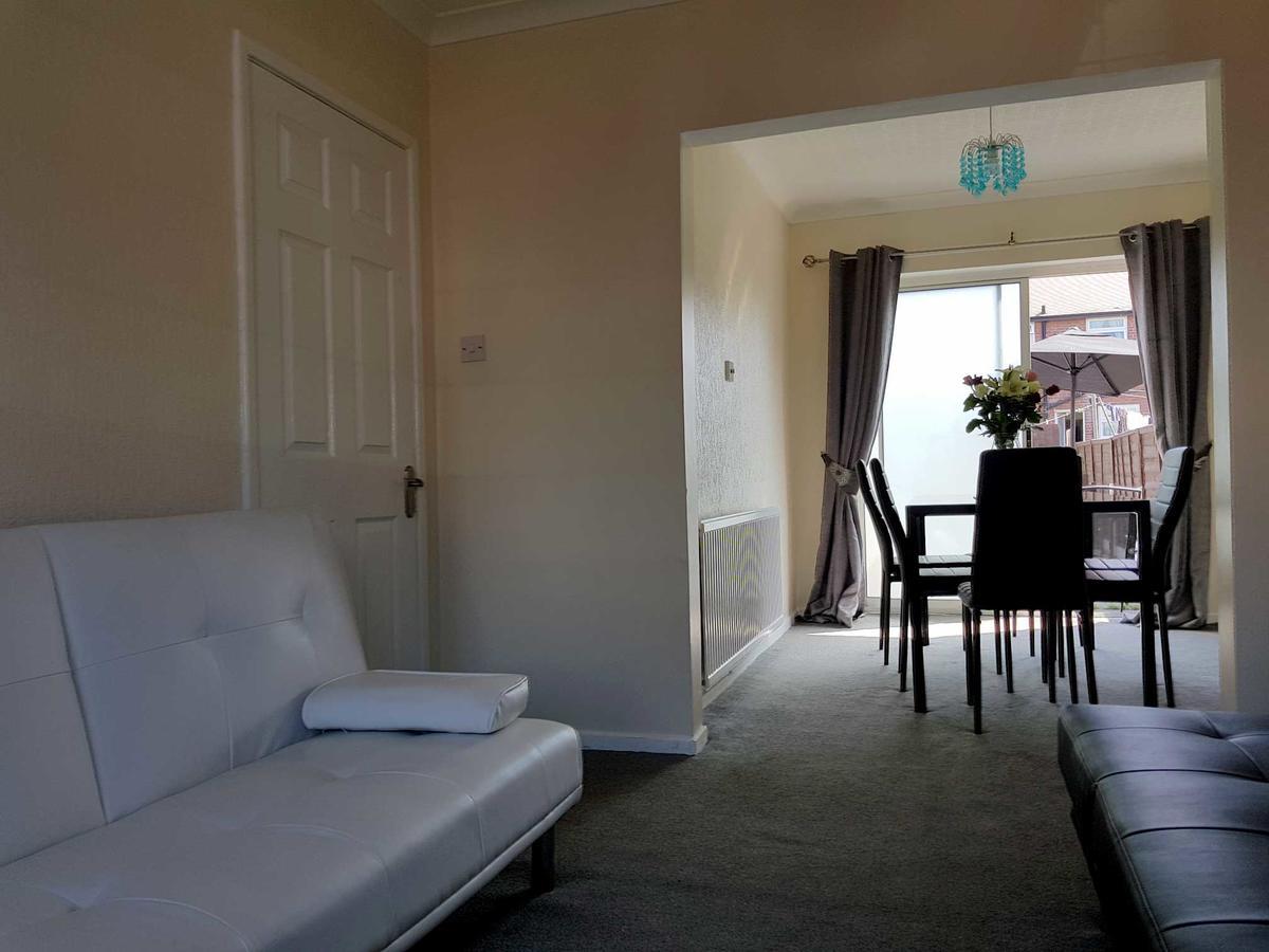 Holiday home Blackpoolholidaylets Salmesbury Avenue Families And Contractors Only Blackpool