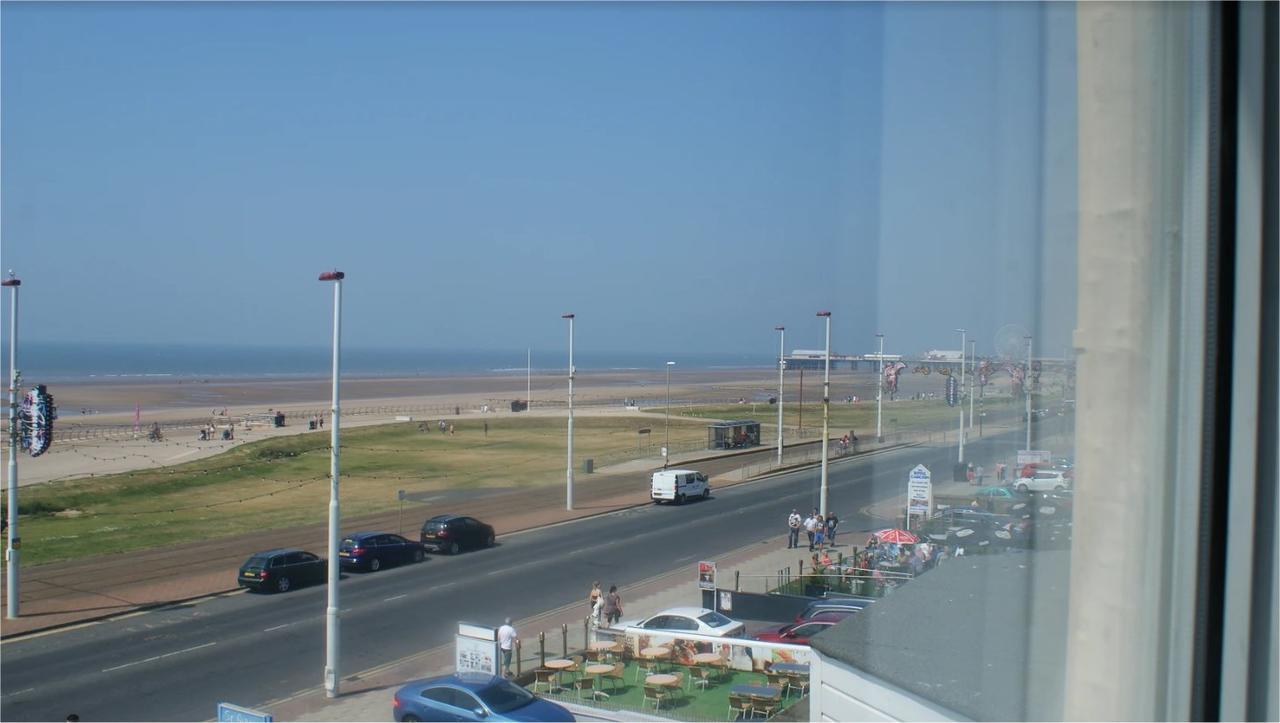 The Smile 3* Blackpool