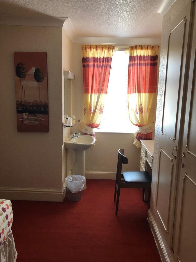Athol 3* Blackpool