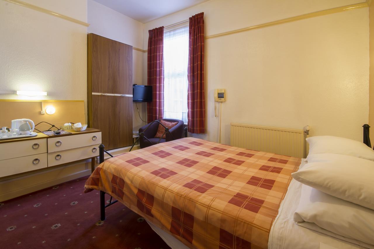 Brooklands Over 50'S Only 3*