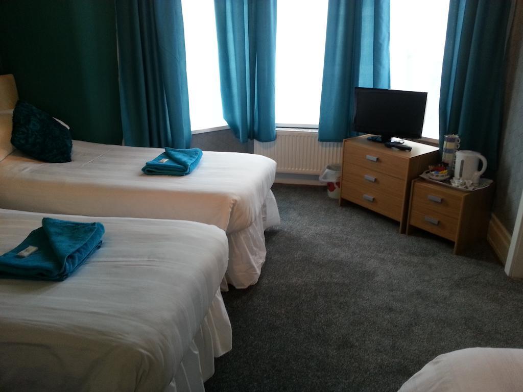 Lindum 2* Blackpool