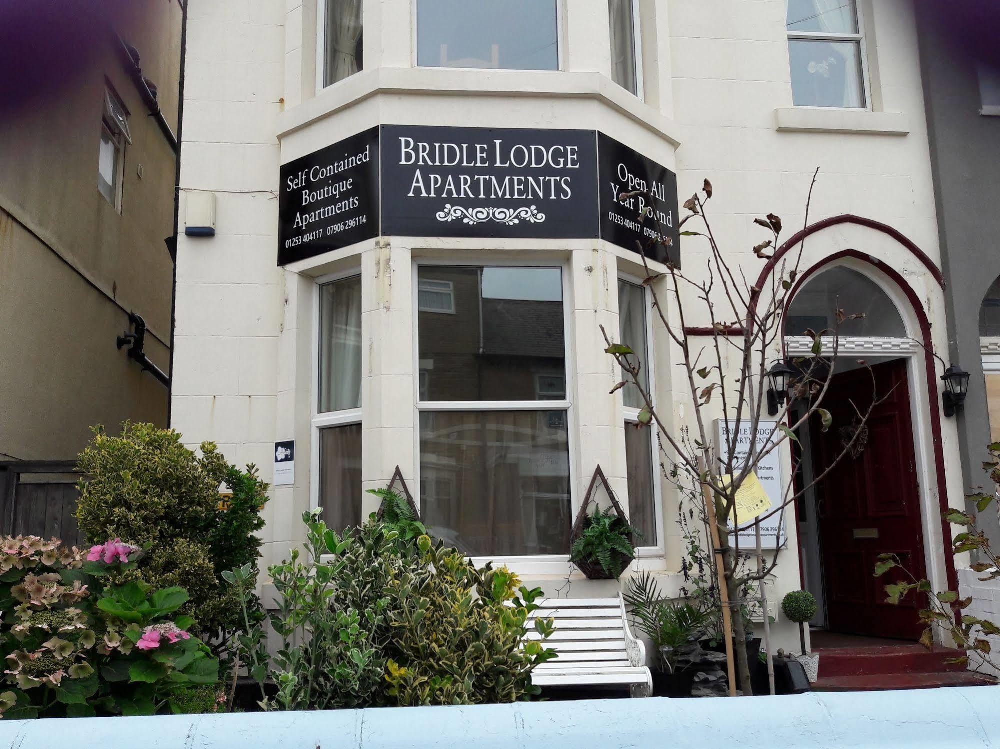 Bridle Apartment *