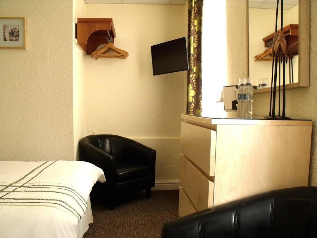 Benson - Small Families & Couples Only 3*