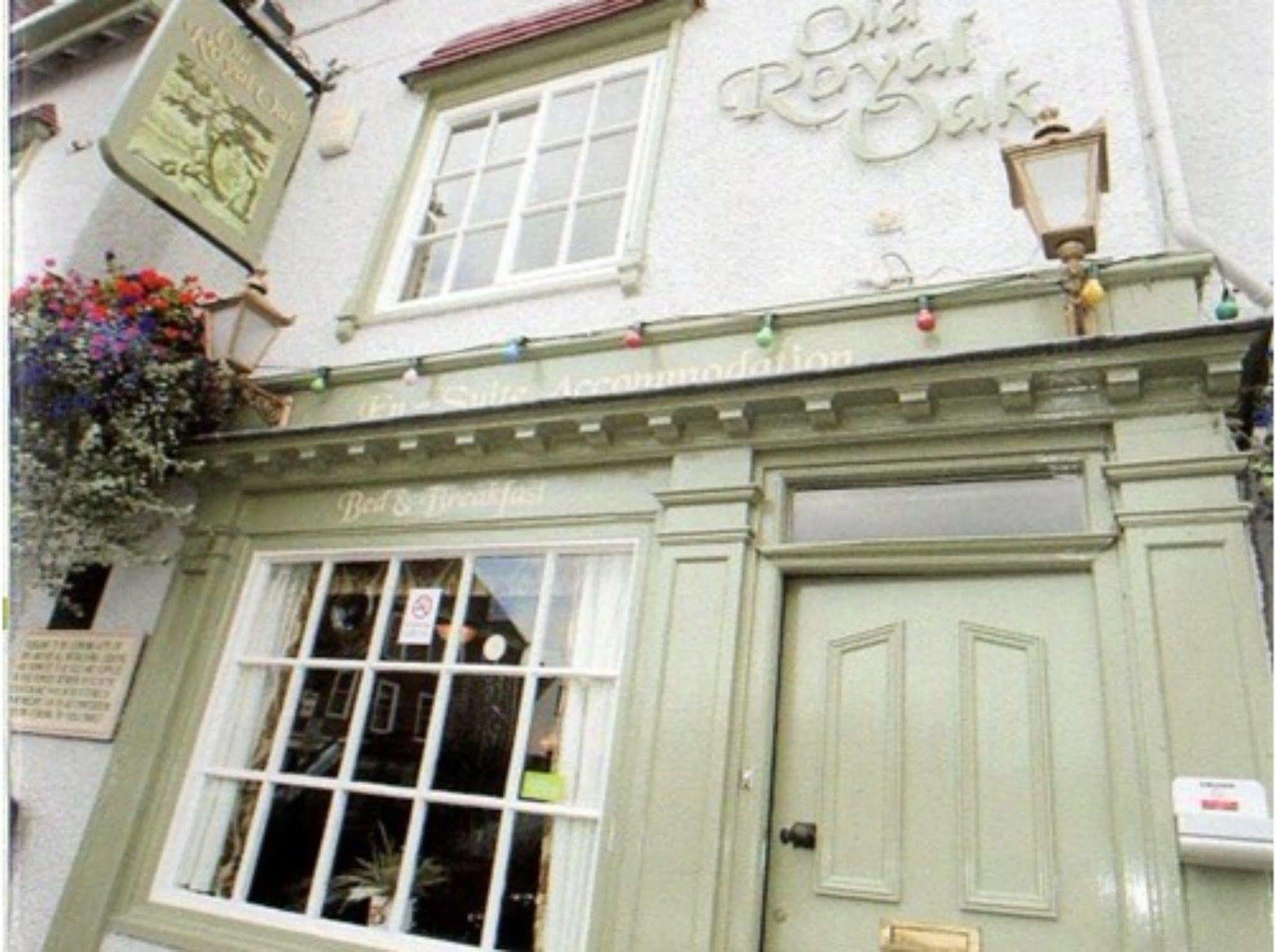 Old Royal Oak 3*