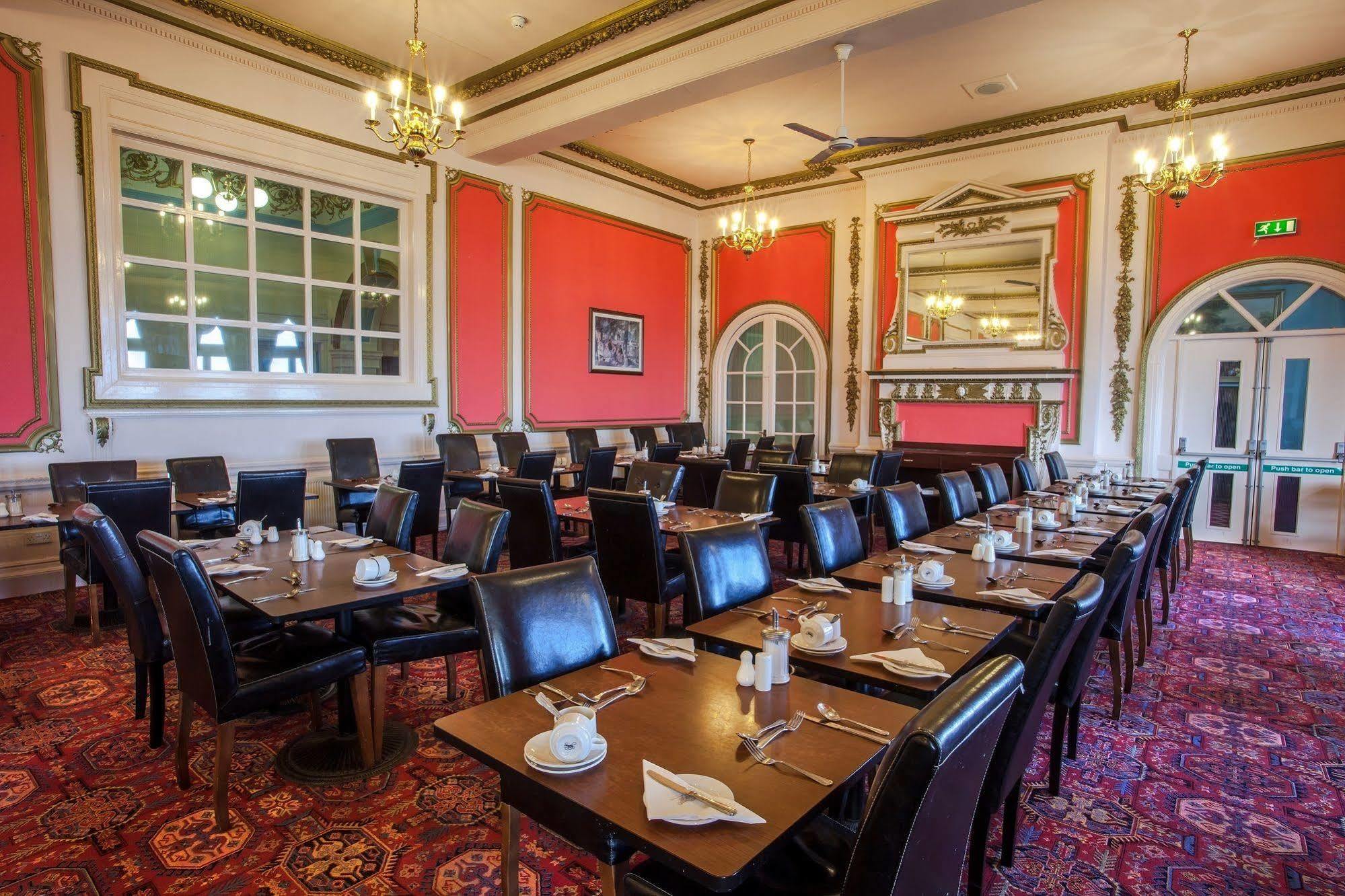 The Metropole 3*