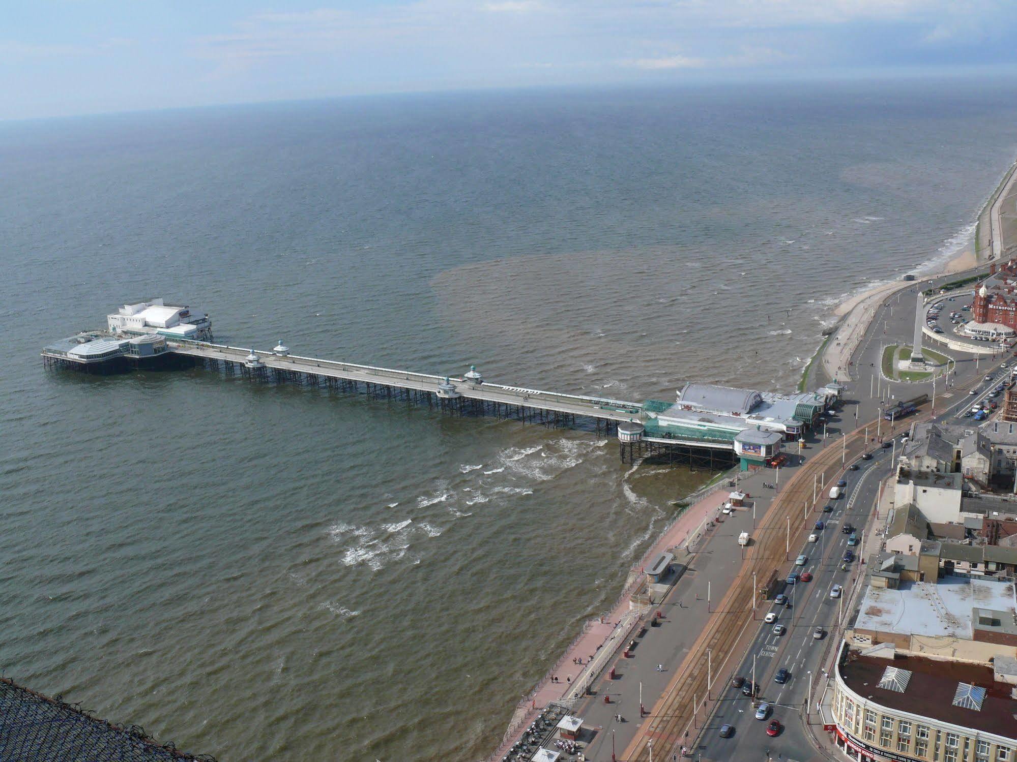 Cleveland Court * Blackpool