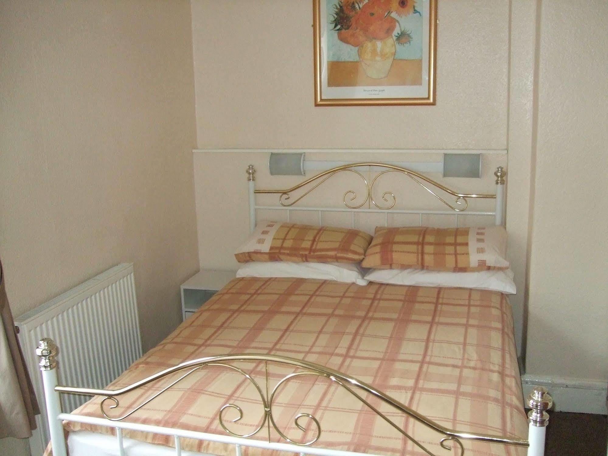 Cleveland Court * Blackpool