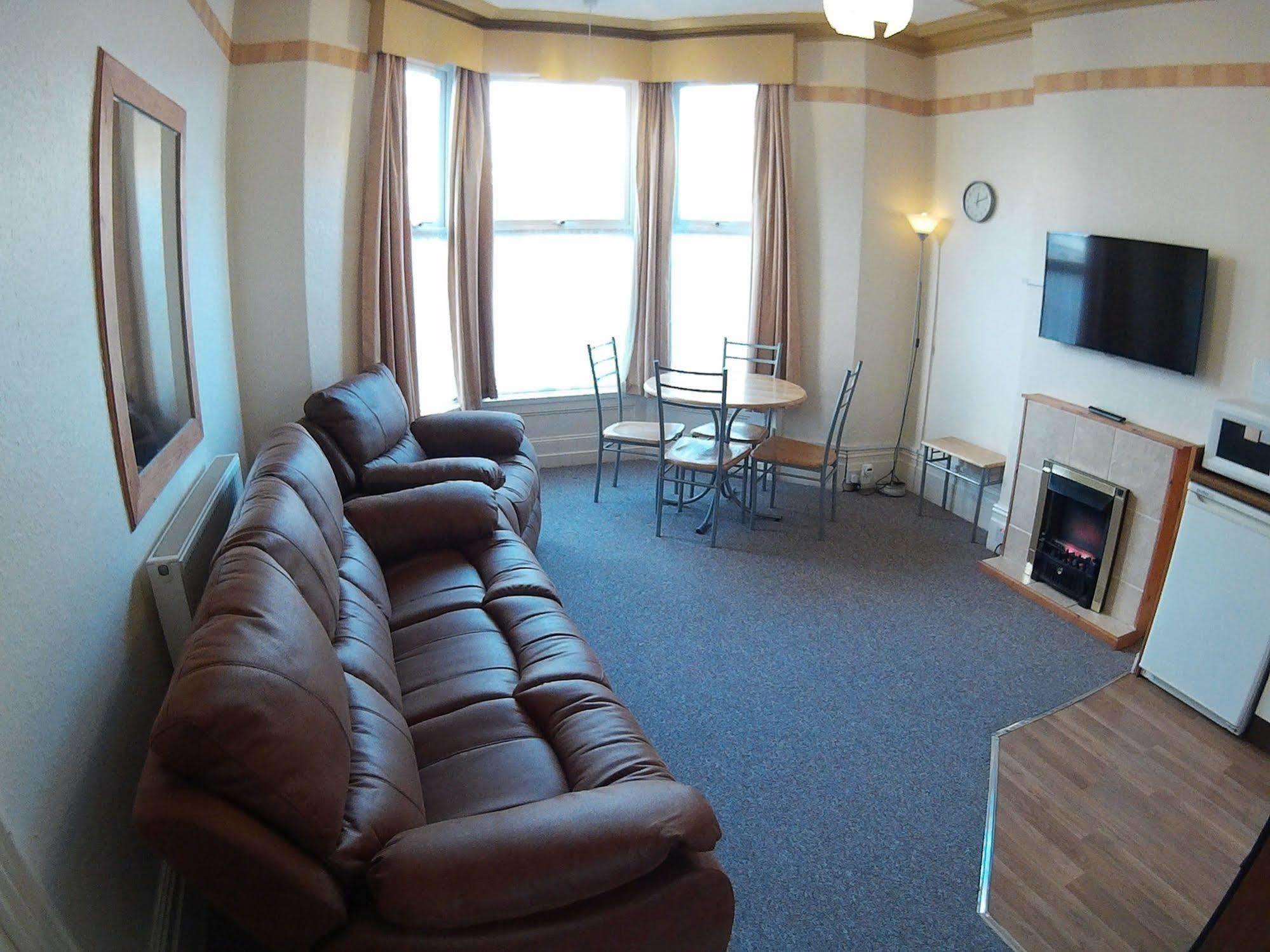 Cleveland Court Hotel Blackpool