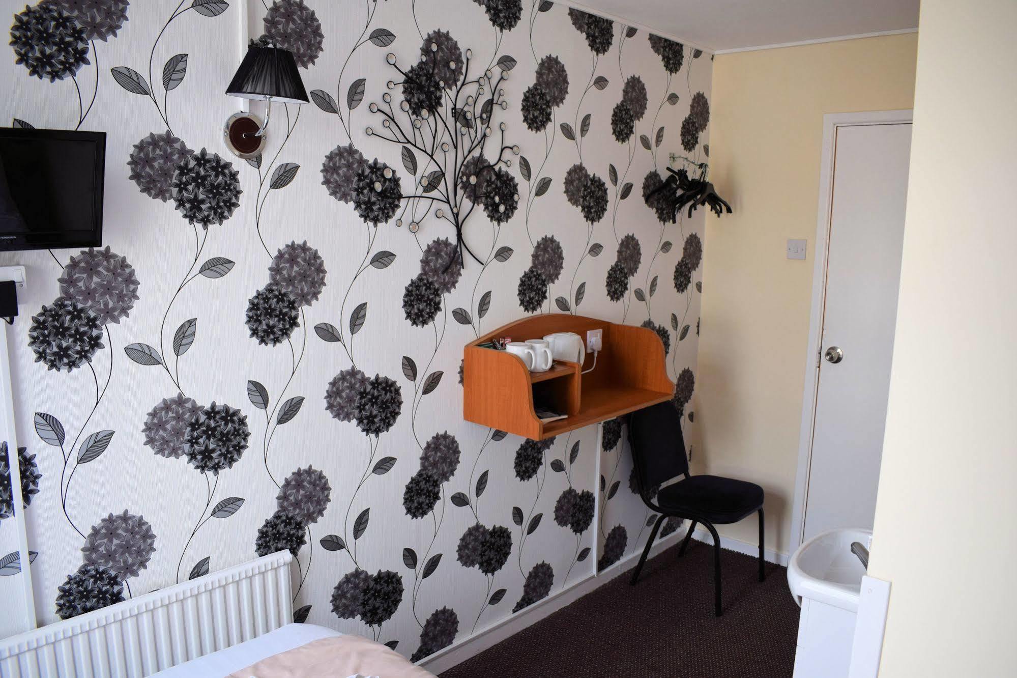 The Clarendon Showtel 2* Blackpool