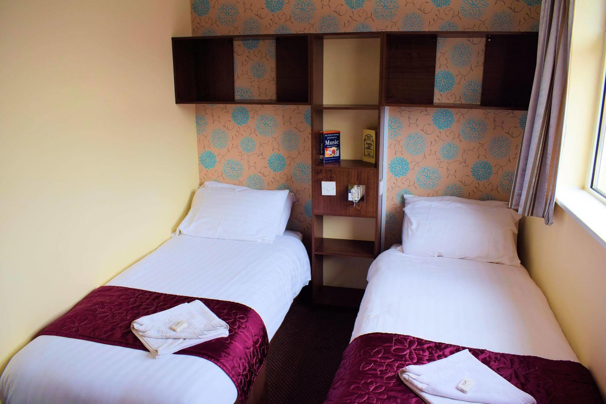 The Clarendon Showtel Hotel 2*