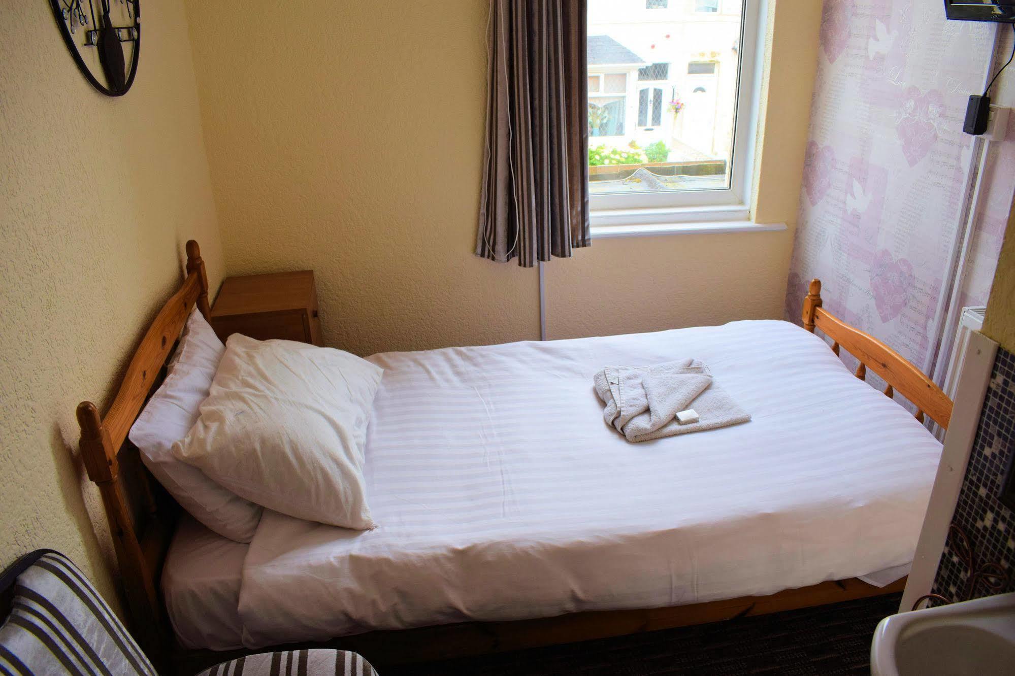 Hotel The Clarendon Showtel 2*