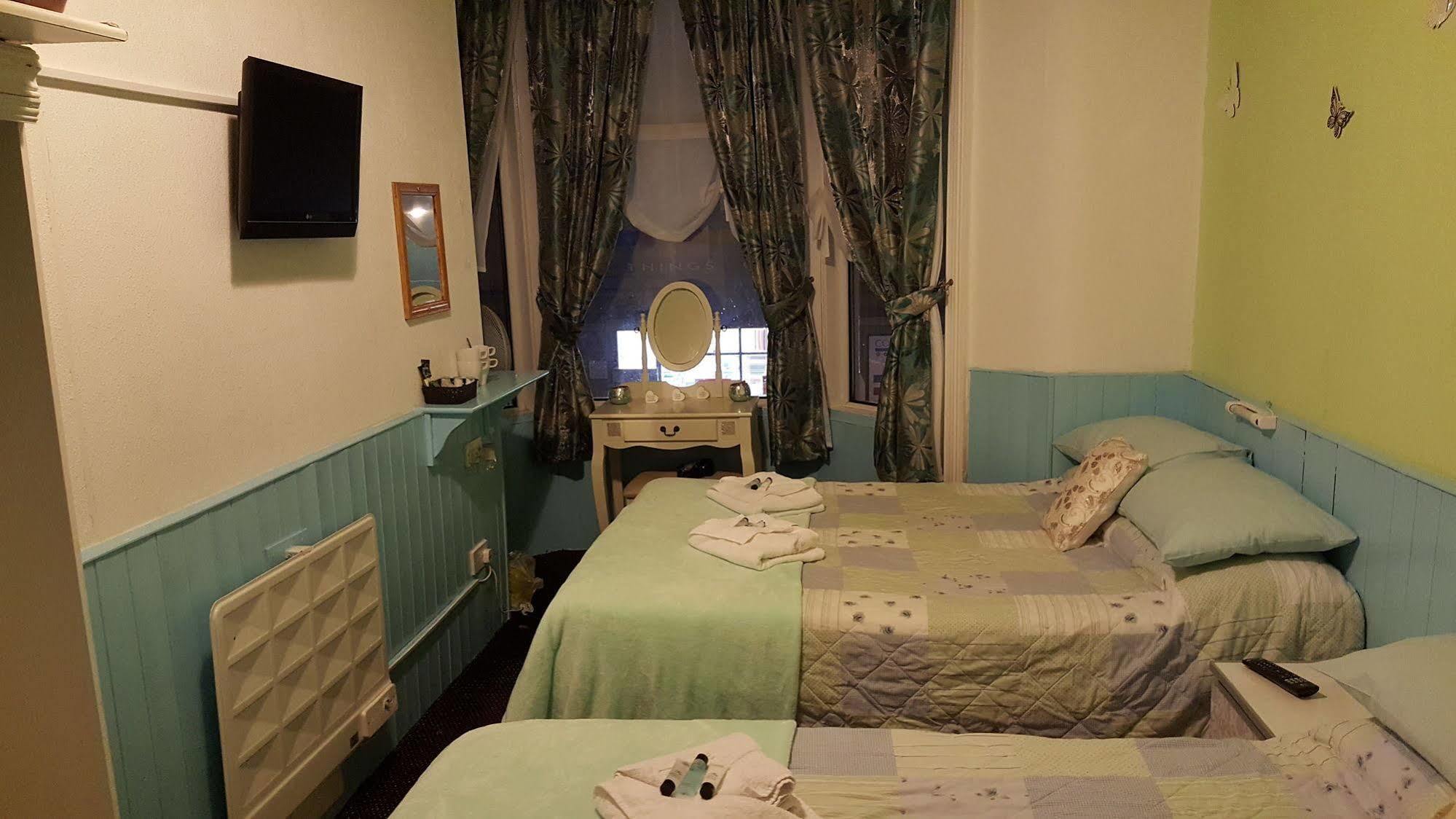 Darfield Guest house Blackpool