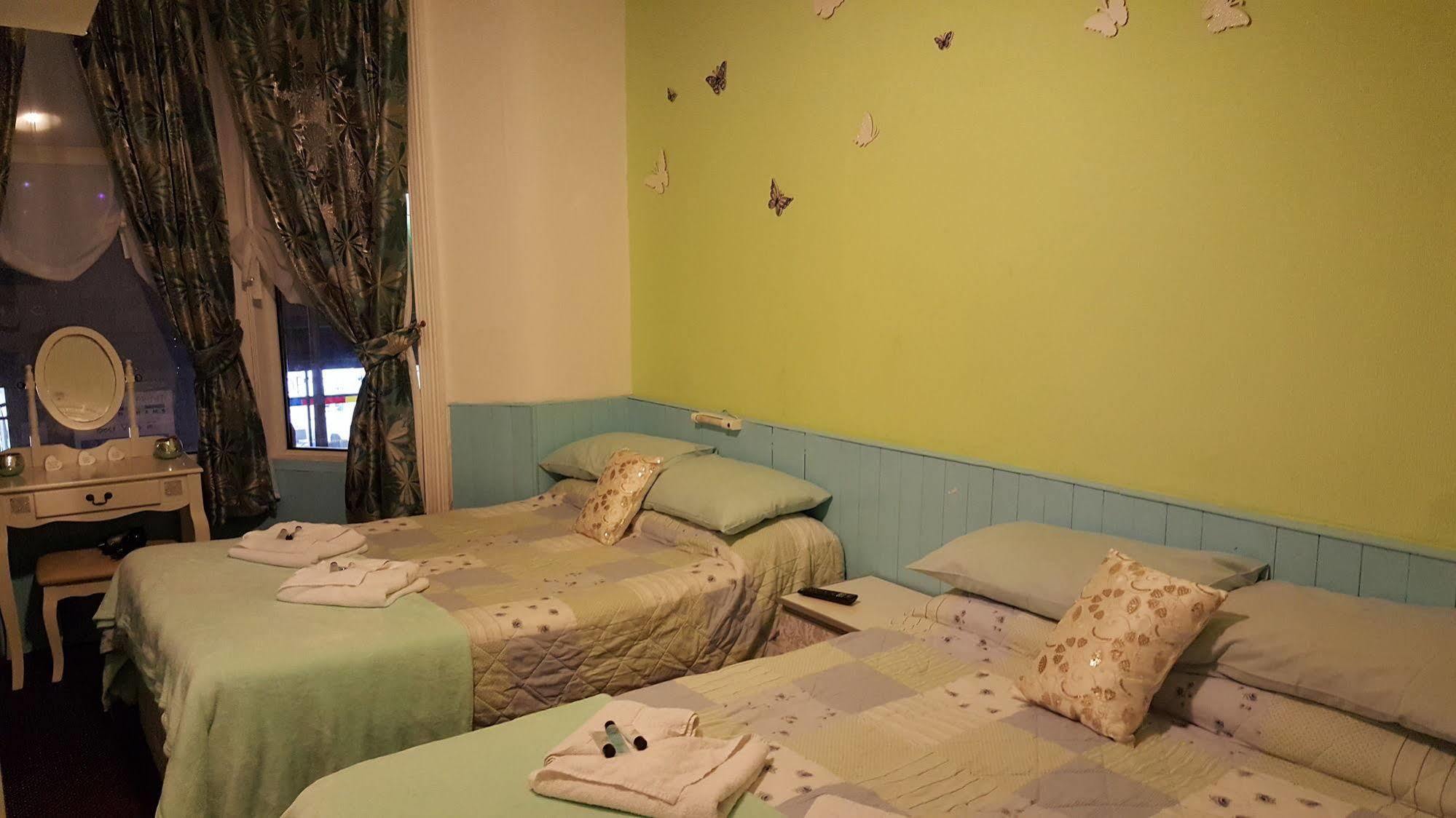 Guest house Darfield Blackpool