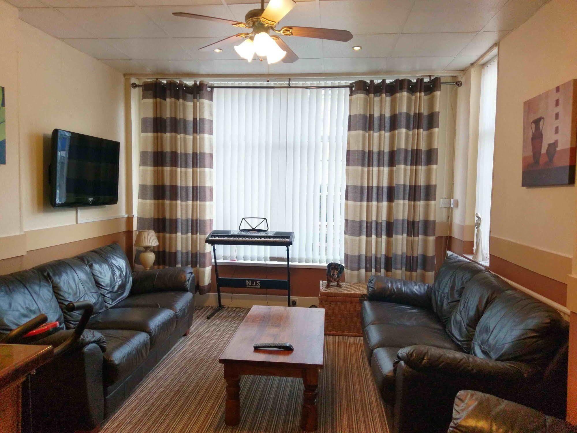 Bed & Breakfast Ringbane House