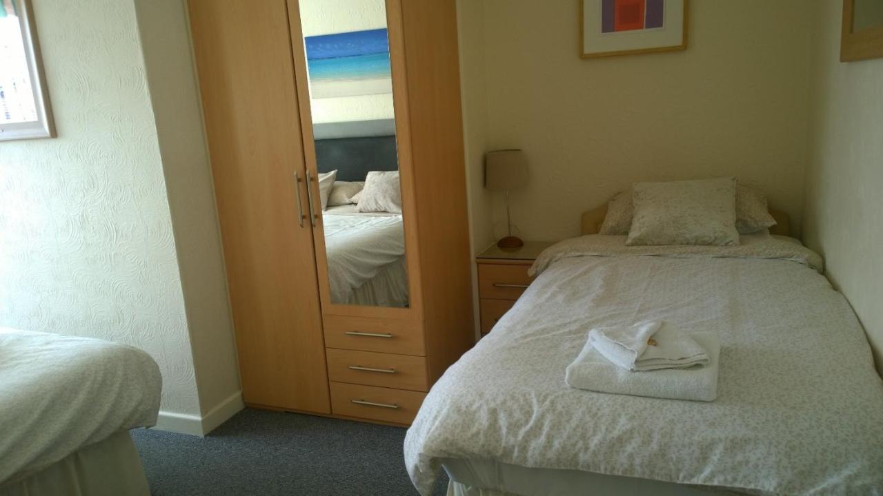 The Hartshead - Families & Couples Guest house