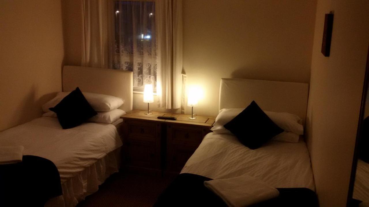 Hotel Newburn Families & Couples Only