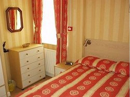 Bridle Apartment *