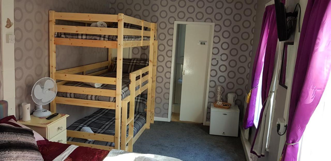 Darfield Guest house Blackpool