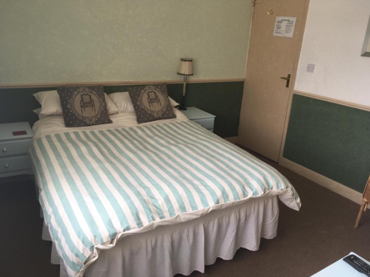Kingsbury Hotel