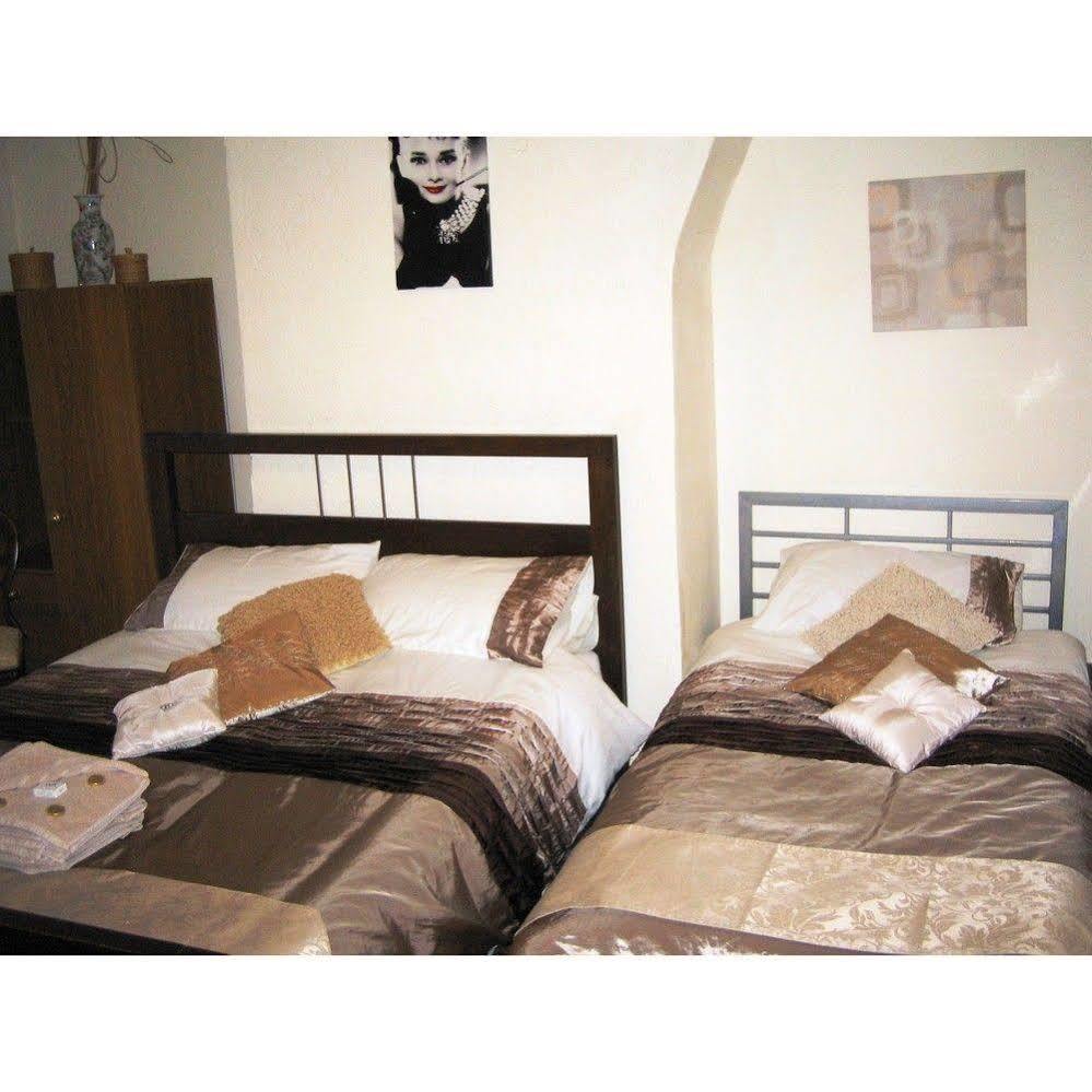 The Castleton Bed & Breakfast Blackpool