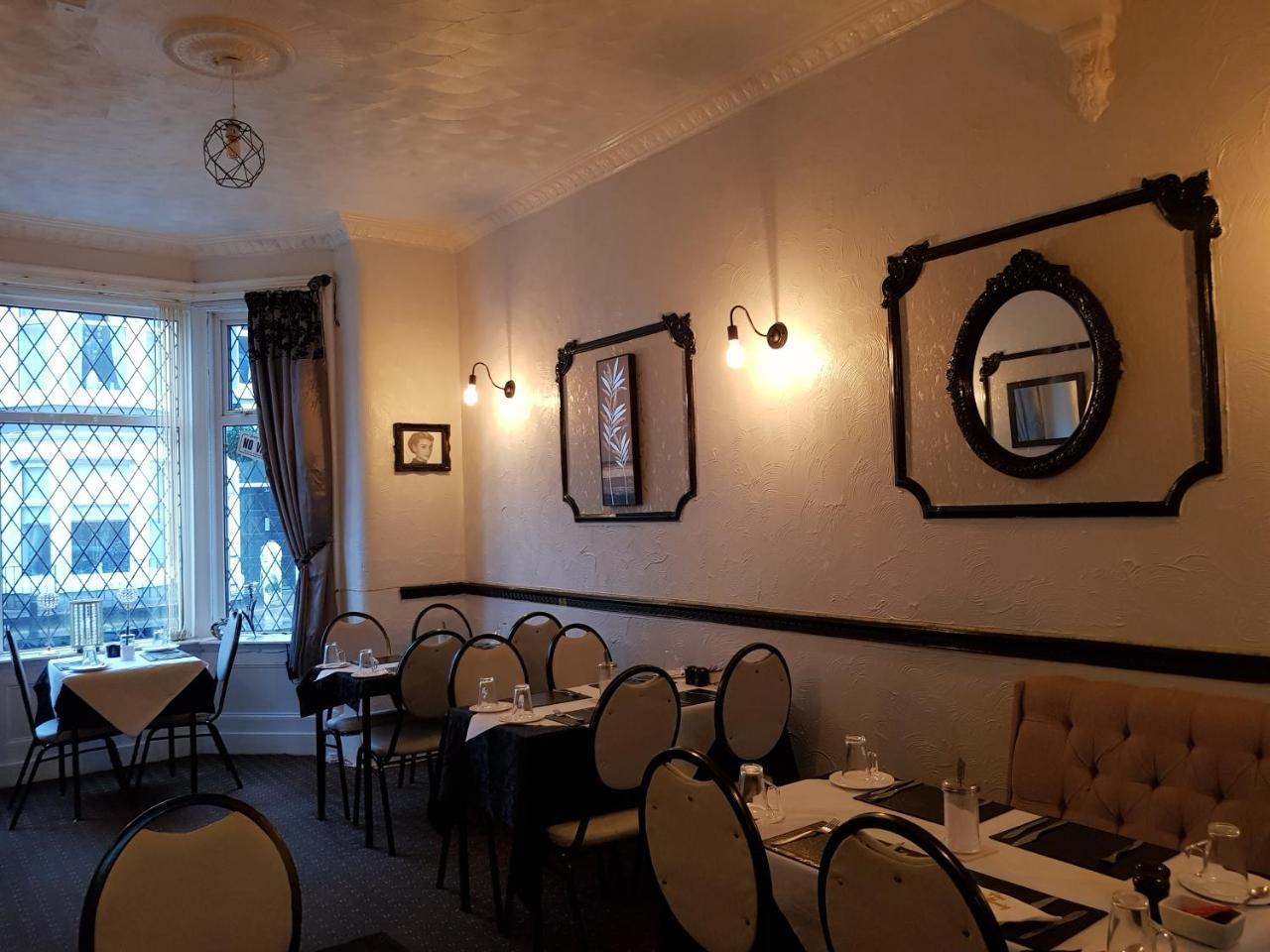 Mayfair 3*