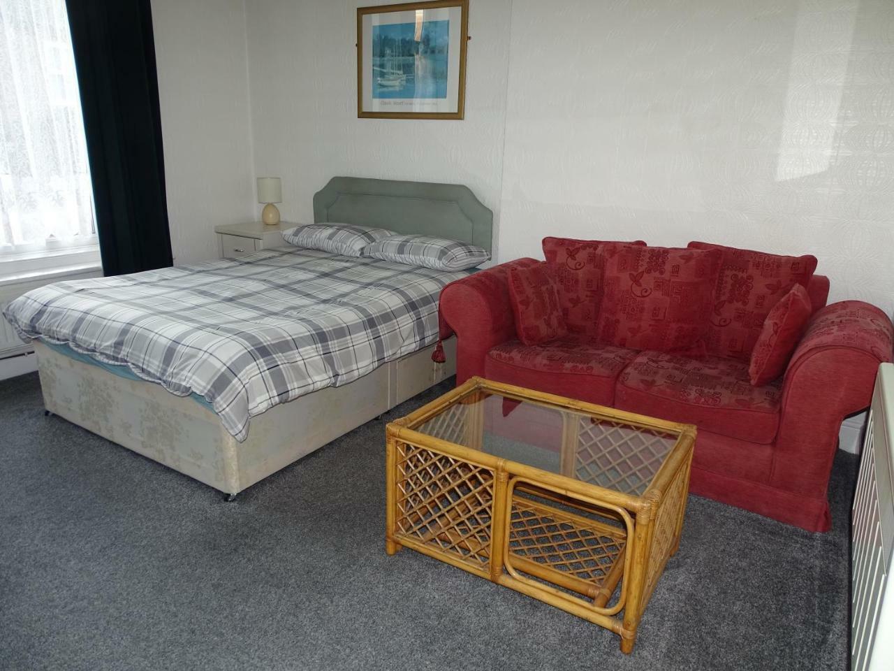 Apartment Beeton Villas Holiday