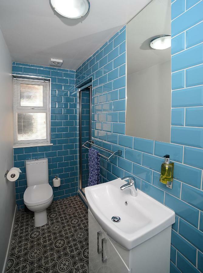 Twelve Apartments Apartment *