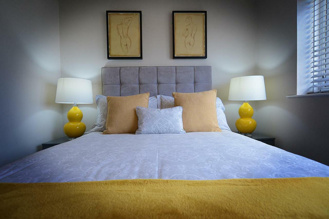 Twelve Apartments Apartment *