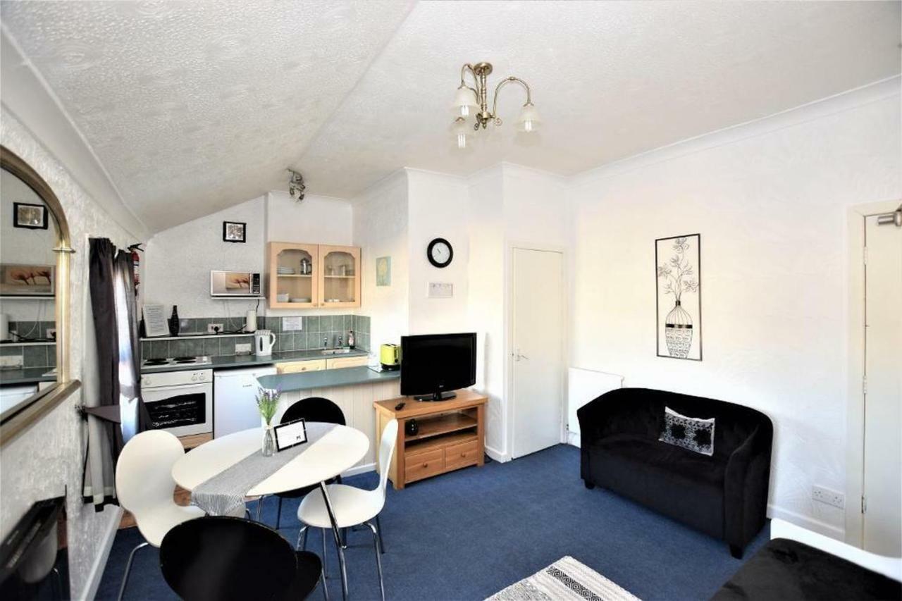 Bridle Apartment *