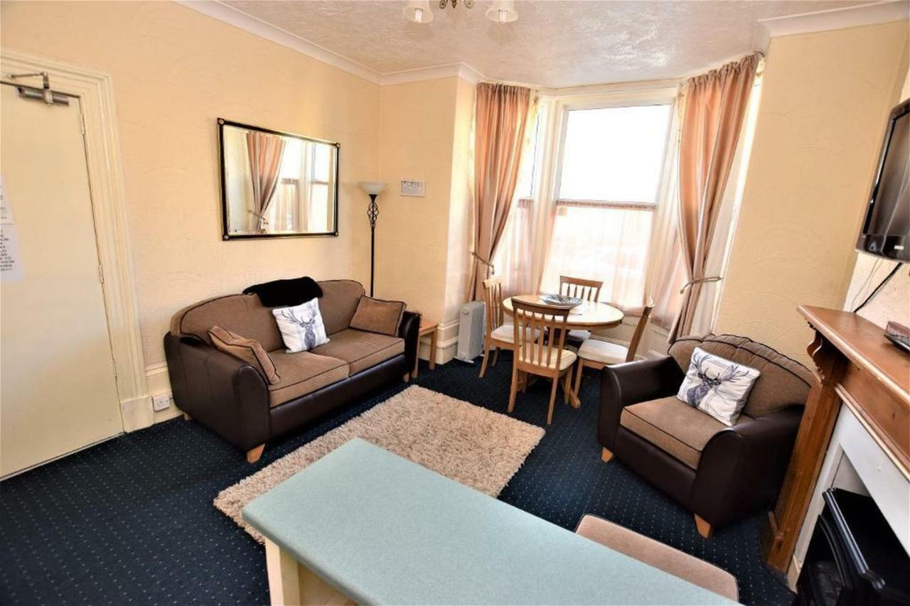 Bridle Apartment *