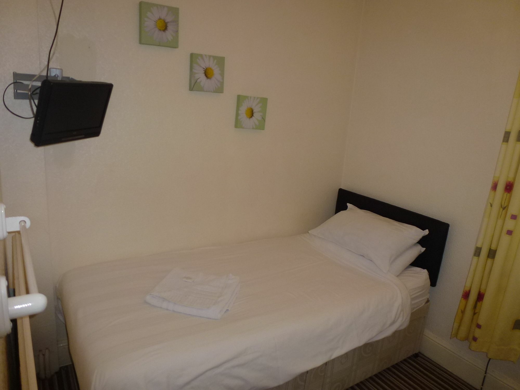 Lindum Guest house 2*