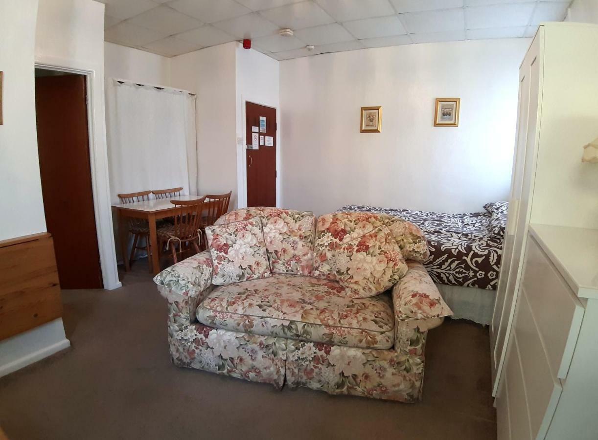 Rosemede Flats * Blackpool