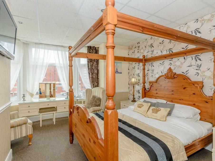 Benson - Small Families & Couples Only 3*