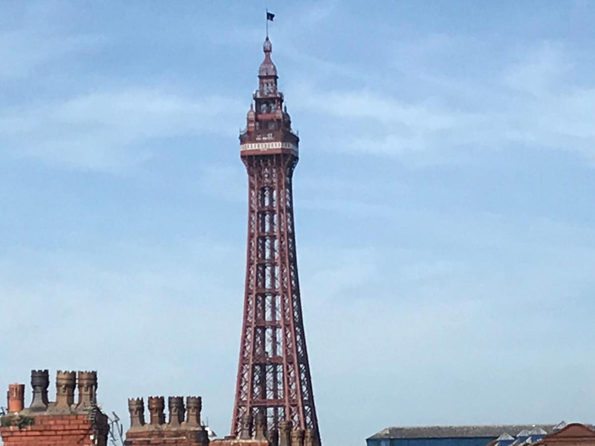 Guest house Victoria House - Self Catering Quiet - Adult Singles And Couples Only Blackpool
