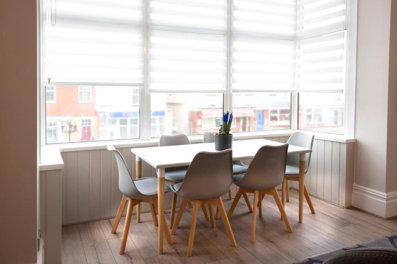 Blackbird Luxury 3 Apartment Blackpool