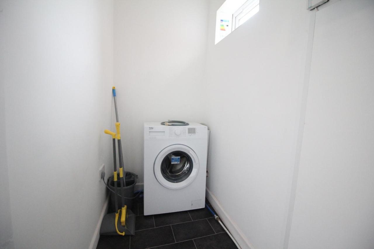 Egerton Choice - Town Centre - Modern And Spacious - Large Holiday home Blackpool