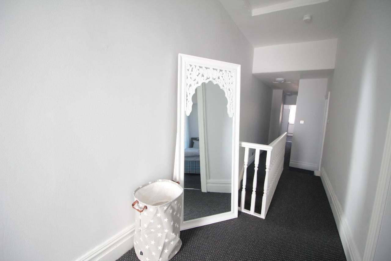 Egerton Choice - Town Centre - Modern And Spacious - Large *