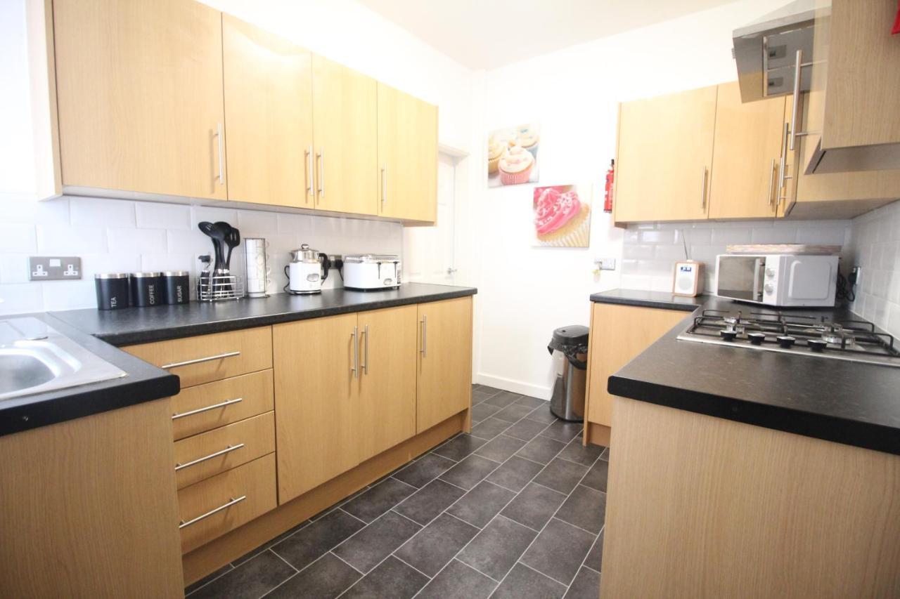 Egerton Choice - Town Centre - Modern And Spacious - Large Holiday home *