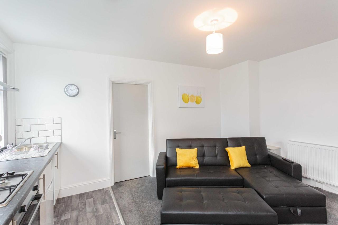 Cherry - Hornby Road Apartment