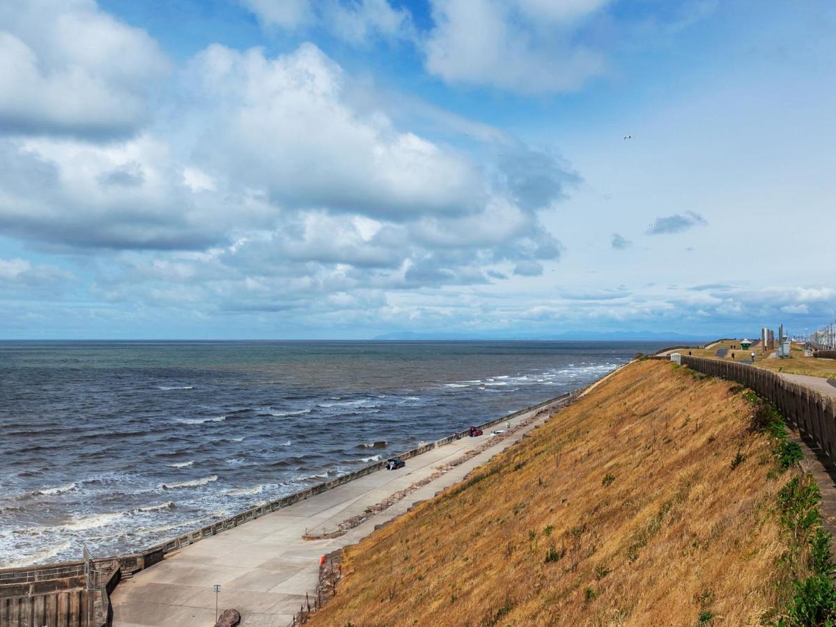 Apartment Comfortable In Near Sea Blackpool